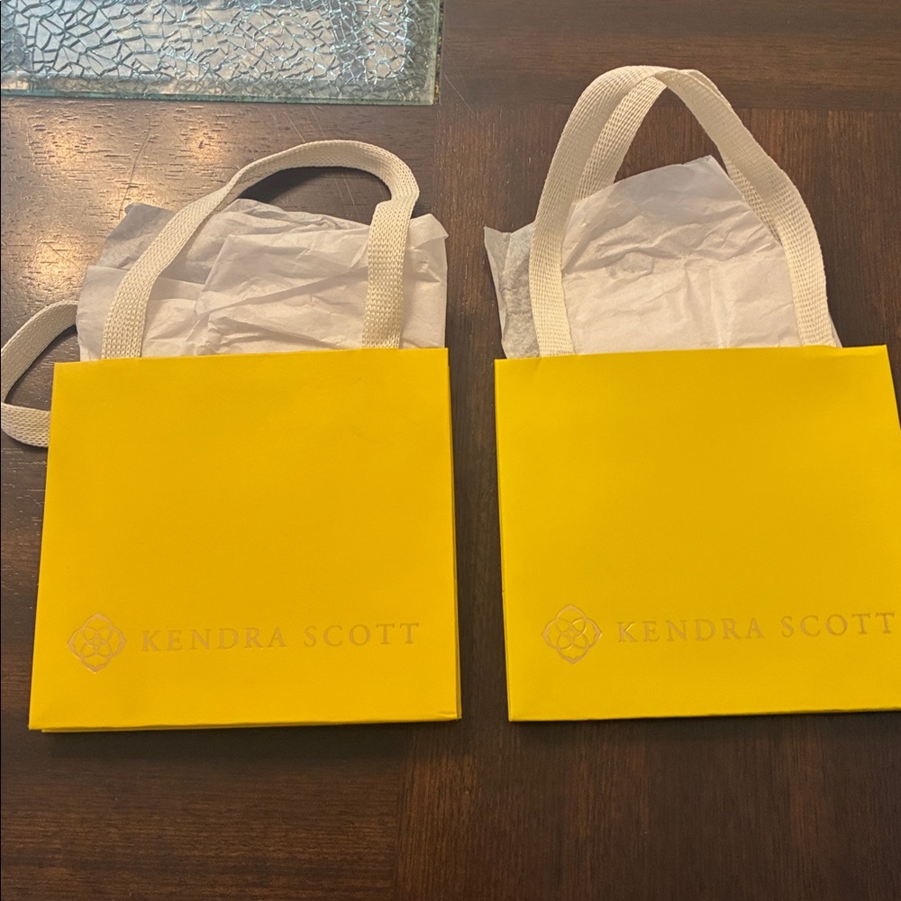 AUTH Kendra Scott Gift Bags with tissue & Handles